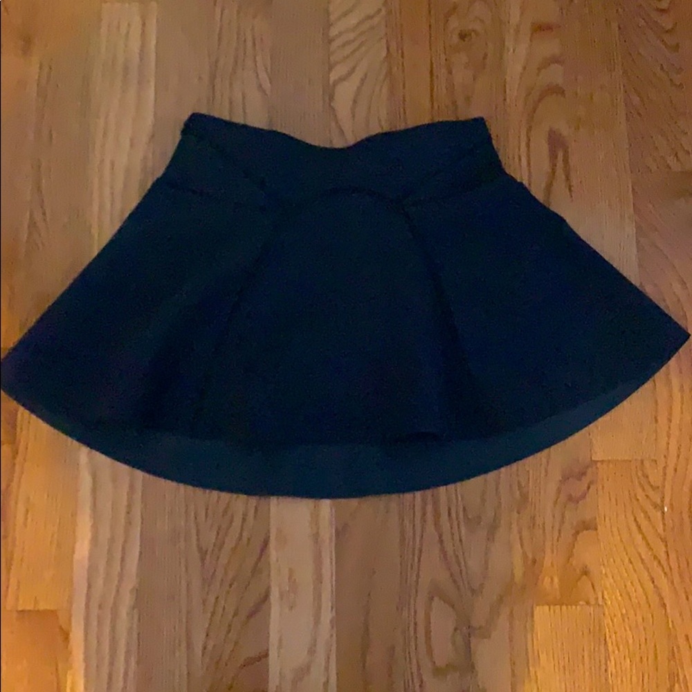 Ivivva by lululemon size 10 black skirt